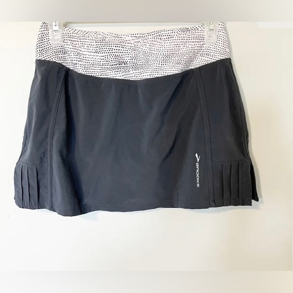 BROOKS GREY Running Skort/Skirt, Size Medium - Picture 2 of 11